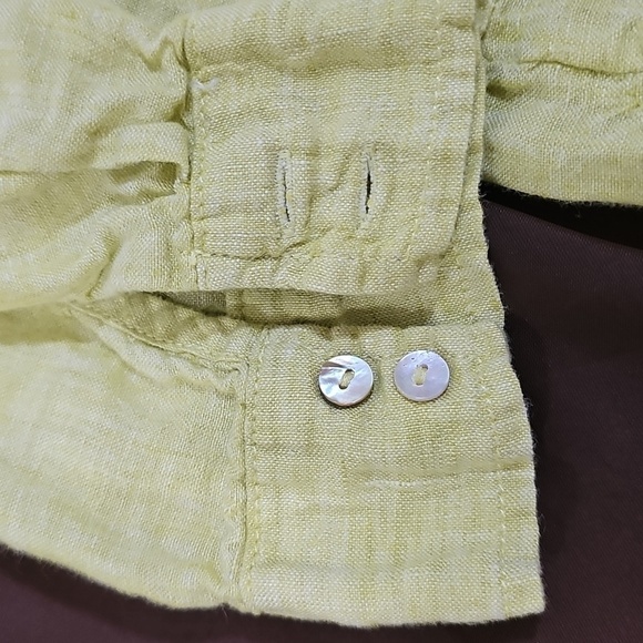 Tahari Lime Linen Button Up Side Slit Long Roll Tab Sleeve Tunic Top Size 1X - Picture 6 of 7